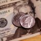 Dólar Atinge R$ 5,89 com Nova Tarifa de 145% dos EUA à China