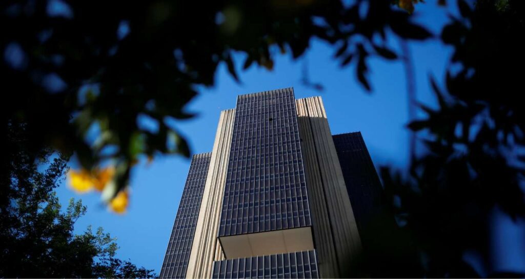Projeções da Inflação para 2025 Segundo o Relatório Focus de Segunda-feira
