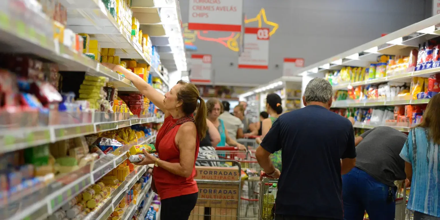 Mercado Reduz Expectativas de Crescimento Econômico para 2025